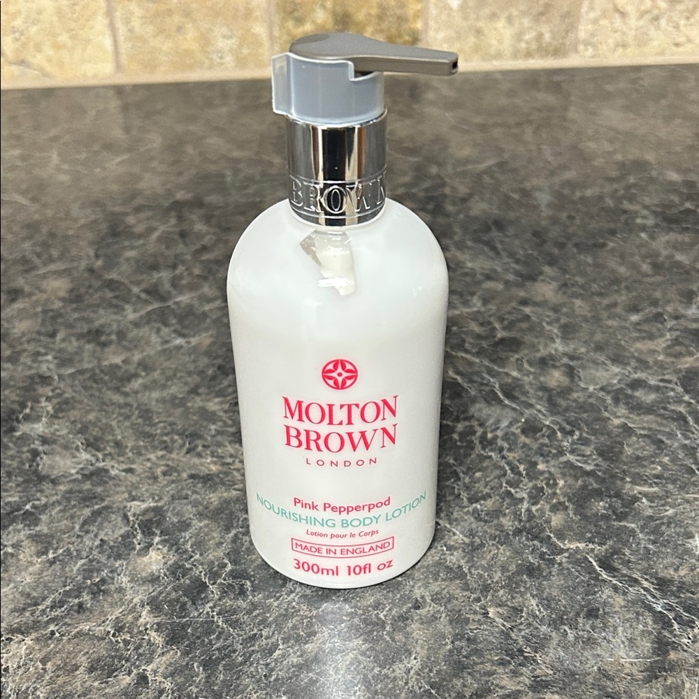 Molton Brown - Pink Pepperpod Nourishing Body Lotion 300 ml / 10 fl oz